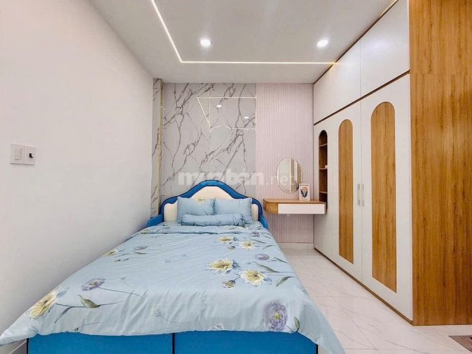 Giảm sốc 500tr chỉ còn 2 tỷ 800 tr căn 68m2 đường Nguyễn Minh Hoàng , 