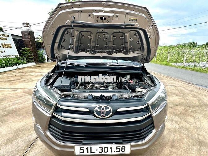 Toyota Innova 2.0E