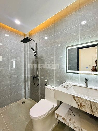 Giảm sốc 500tr chỉ còn 2 tỷ 800 tr căn 68m2 đường Nguyễn Minh Hoàng , 