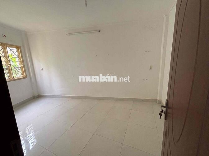 Nhà mặt tiền gần khu Phan Xích Long cho thuê