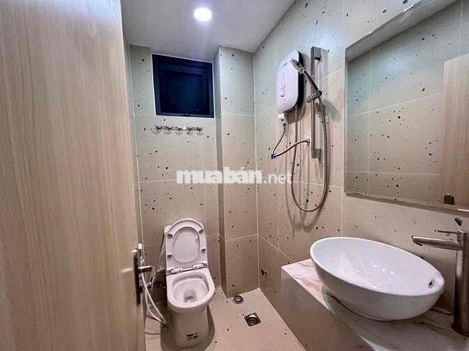 Thuê căn hộ rộng 35m2 full nội thất có ban công, Hoa Mai, Phú Nhuận