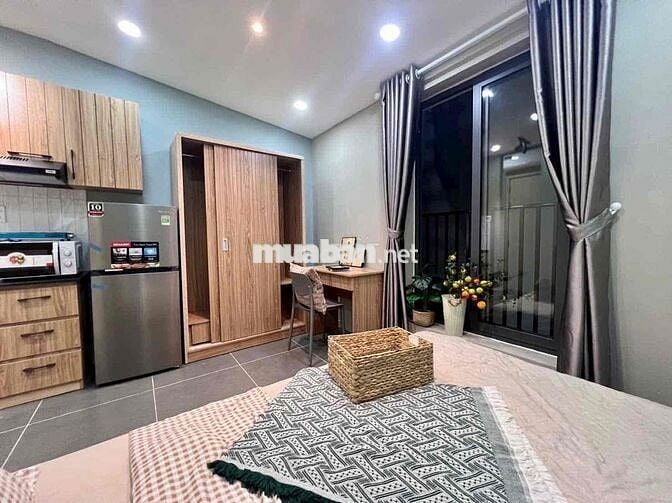 Thuê căn hộ rộng 35m2 full nội thất có ban công, Hoa Mai, Phú Nhuận