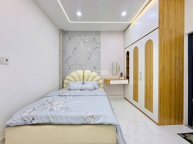 Giảm sốc 500tr chỉ còn 2 tỷ 800 tr căn 68m2 đường Nguyễn Minh Hoàng , 