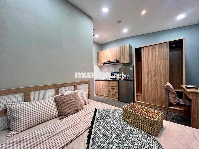 Thuê căn hộ rộng 35m2 full nội thất có ban công, Hoa Mai, Phú Nhuận