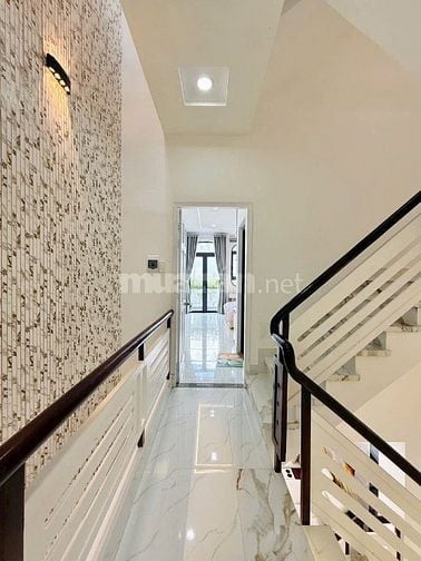 Giảm sốc 500tr chỉ còn 2 tỷ 800 tr căn 68m2 đường Nguyễn Minh Hoàng , 