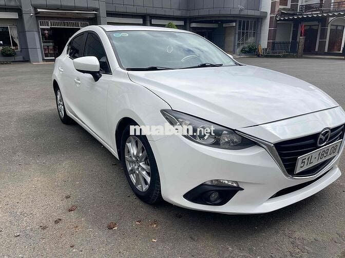 Mazda 3 2015 1.5 AT Hatchback - 100 km