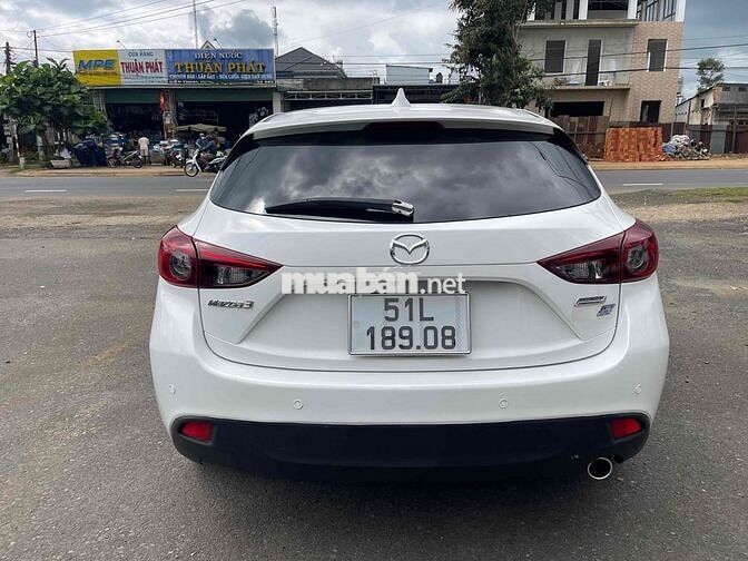 Mazda 3 2015 1.5 AT Hatchback - 100 km