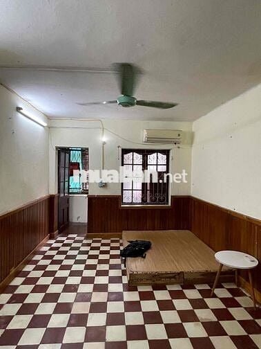 Cho thuê nhà tập thể tầng 3 , E4 Phương Mai , Đống Đa Hà Nội