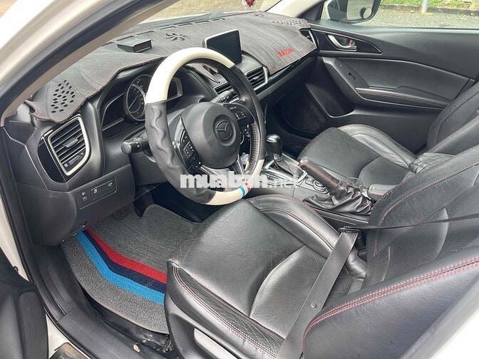 Mazda 3 2015 1.5 AT Hatchback - 100 km