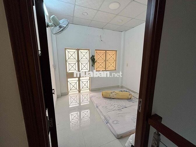 Nhà mặt tiền gần khu Phan Xích Long cho thuê