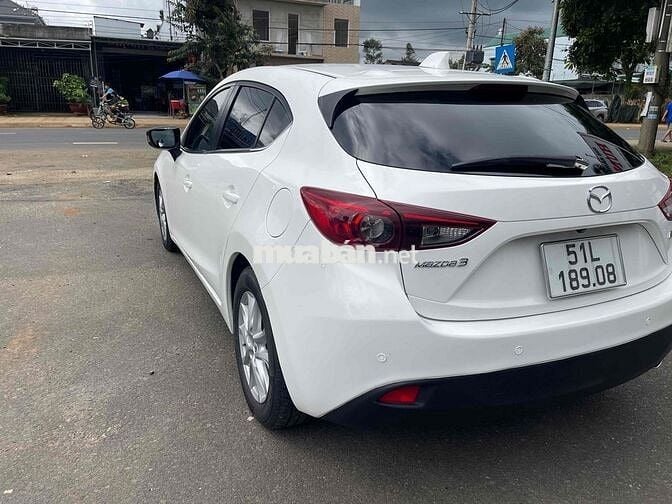 Mazda 3 2015 1.5 AT Hatchback - 100 km
