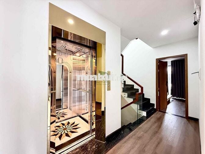 CHO THUÊ NHÀ MỚI ĐẸP CÓ THANG MÁY NGAY LÔ GÓC KĐT PHÍA BẮC NHA TRANG