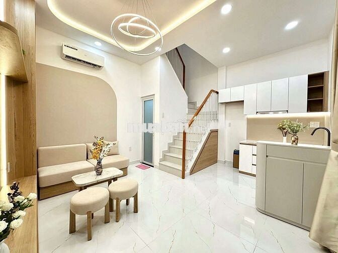 HXH NGUYỄN TRỌNG TUYỂN-PHÚ NHUẬN,3 TẦNG,SAU LƯNG MẶT TIỀN,CHỈ 5..T