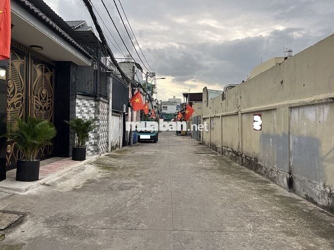 ĐẤT HẺM 7m, VÀI BƯỚC CHÂN RA PHẠM VĂN ĐỒNG
