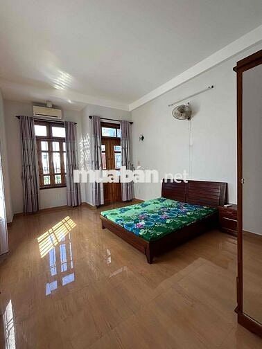 Nhà mặt tiền nguyên căn 300m2 đường LƯƠNG THẾ VINH