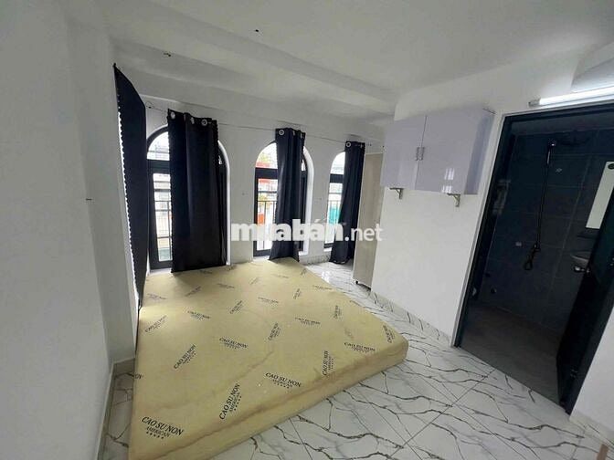 CĂN HỘ GÁC CỬA SỔ KÍNH NHIỀU ÁNH SÁNG LÊ ĐỨC THỌ GÒ VẤP ĐẦY ĐỦ TIỆN ÍC