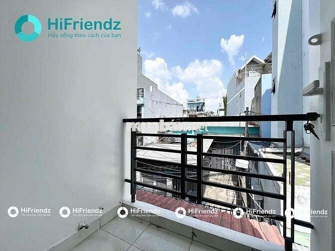 trống sẫn Studio full nội thất nằm gần CVPM Quang Trung
