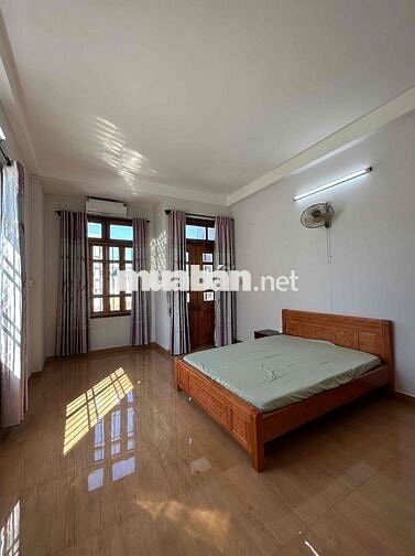 Nhà mặt tiền nguyên căn 300m2 đường LƯƠNG THẾ VINH