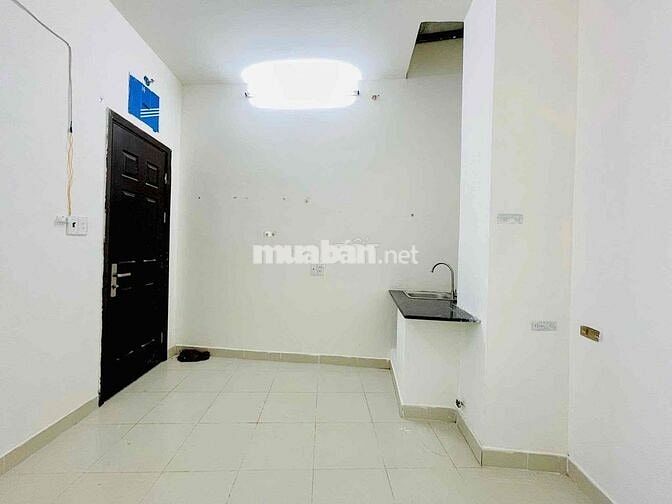 CHO THUÊ STUDIO CỬA SỔ TRỜI CÁCH HUTECH, UTH, NGOẠI THƯƠNG 5p ĐI XE