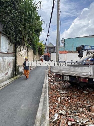 Đất đẹp đường nhựa phù xây 1 căn nhà ở 3 căn cho thuê