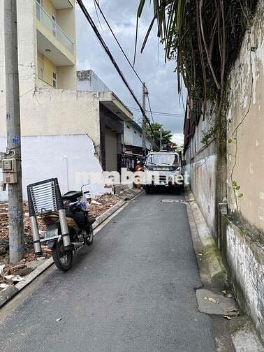 Đất đẹp đường nhựa phù xây 1 căn nhà ở 3 căn cho thuê