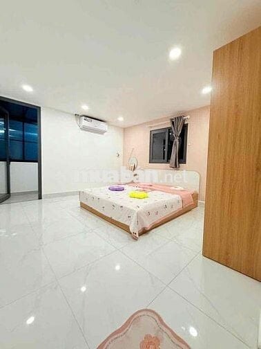 Cho thuê gấp căn hộ cao cấp 1 phòng ngủ diện tích siêu lớn tại trung t