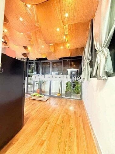 Cho thuê gấp căn hộ cao cấp 1 phòng ngủ diện tích siêu lớn tại trung t