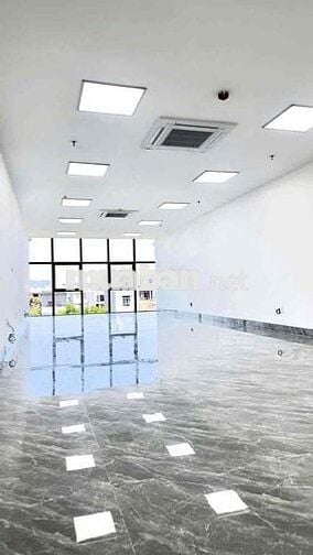 Cho thuê nhà mặt tiền 4 tầng đường Nguyễn Phước Lan, gần cầu Hoà Xuân