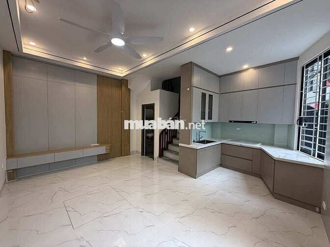 Em gái em cần bán nhà 42m,5t tại Lê Lợi,HĐ, ngõ to chỉ 7t