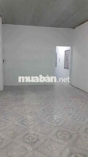 Nhà Cấp 4 Cách Ngã Tư Tân Phong 500m