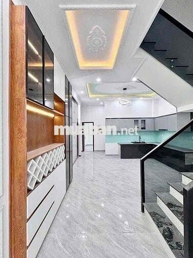 BÁN NHÀ 1 TRỆT 2 LẦU GẦN UBND PHƯỜNG BIÊN HOÀ