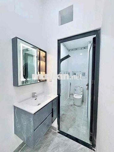 BÁN NHÀ 1 TRỆT 2 LẦU GẦN UBND PHƯỜNG BIÊN HOÀ