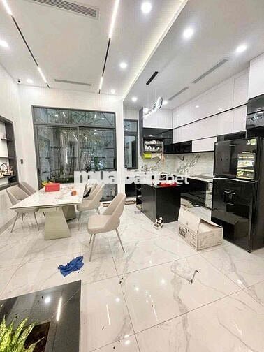 NHÀ ĐẸP FULL NỘI THẤT TRỤC CHÍNH NAM LONG