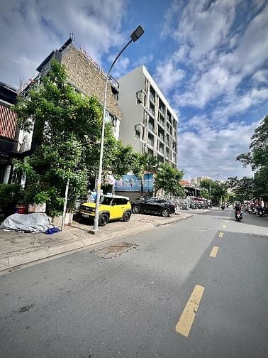 Bán nhà MT Quốc Hương 113m2 ( 8,5m*13,3m ) SHR, đường 10m,top 5 MT KD 