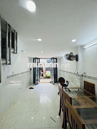 Nhà đẹp shr hoàn công đủ Huỳnh Tấn Phát ban công thoáng Tân Phú Quận 7