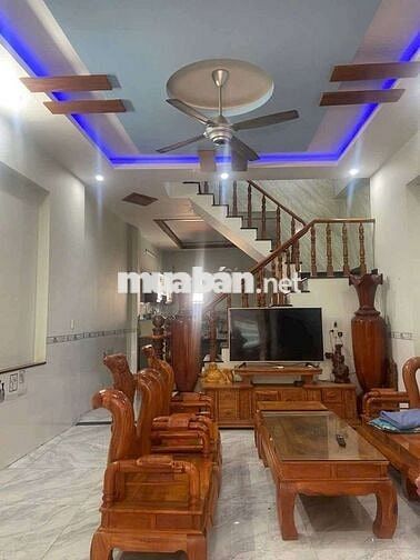Bán gấp nhà ngay Trường Cao Đẳng Công Nghệ Thủ Đức 56m2, chỉ 4.8 tỷ.