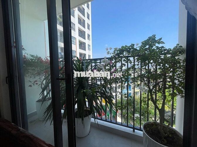 Bán căn hộ full nội thất chỉ việc xách vali vào ở - 71m2 view sông đẹp