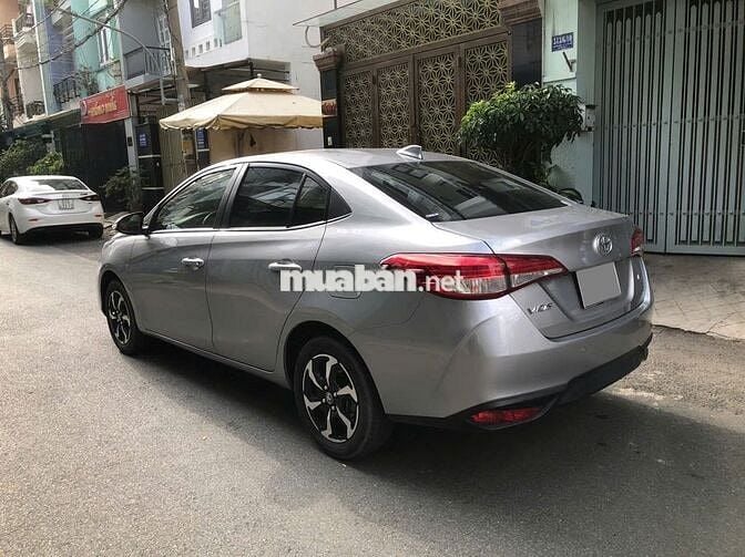 Toyota Vios E CVT 2024 màu xám bạc cực mới