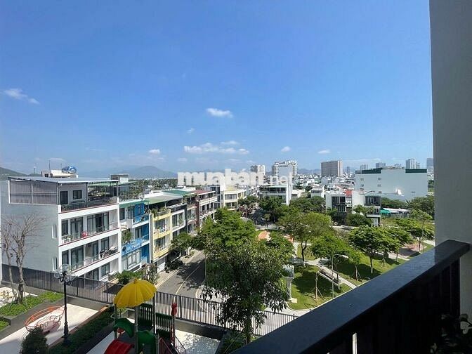 Bán căn hộ full nội thất chỉ việc xách vali vào ở - 71m2 view sông đẹp