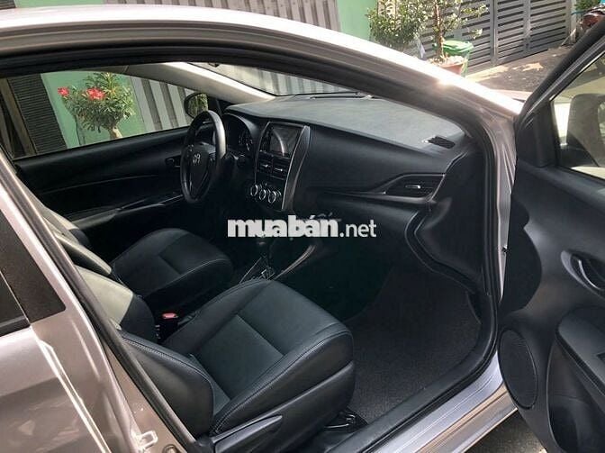 Toyota Vios E CVT 2024 màu xám bạc cực mới