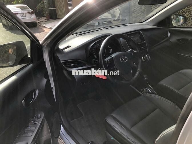 Toyota Vios E CVT 2024 màu xám bạc cực mới