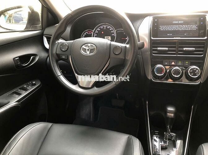 Toyota Vios E CVT 2024 màu xám bạc cực mới