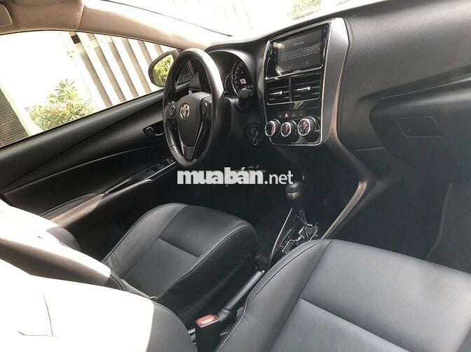 Toyota Vios E CVT 2024 màu xám bạc cực mới