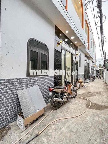 NHÀ LẦU MỚI XÂY, 3 PHÒNG NGỦ, FULL NỘI THẤT. CÁCH CHỢ AN BÌNH 200M