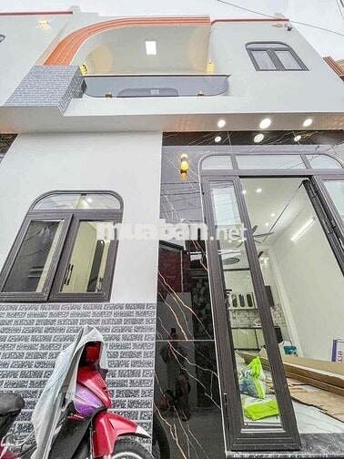 NHÀ LẦU MỚI XÂY, 3 PHÒNG NGỦ, FULL NỘI THẤT. CÁCH CHỢ AN BÌNH 200M
