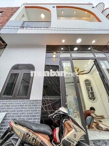 NHÀ LẦU MỚI XÂY, 3 PHÒNG NGỦ, FULL NỘI THẤT. CÁCH CHỢ AN BÌNH 200M