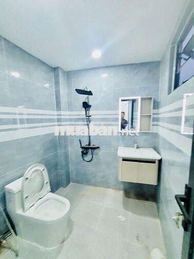 Bán căn nhà cách MT PVĐ 2 căn, Hẻm 1 mình gd,  Ngay công viên GIa định