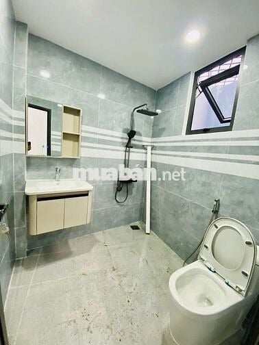 Bán căn nhà cách MT PVĐ 2 căn, Hẻm 1 mình gd,  Ngay công viên GIa định