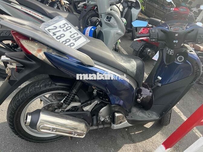 Bán xe Chính chủ gia đình SH Ý 150i