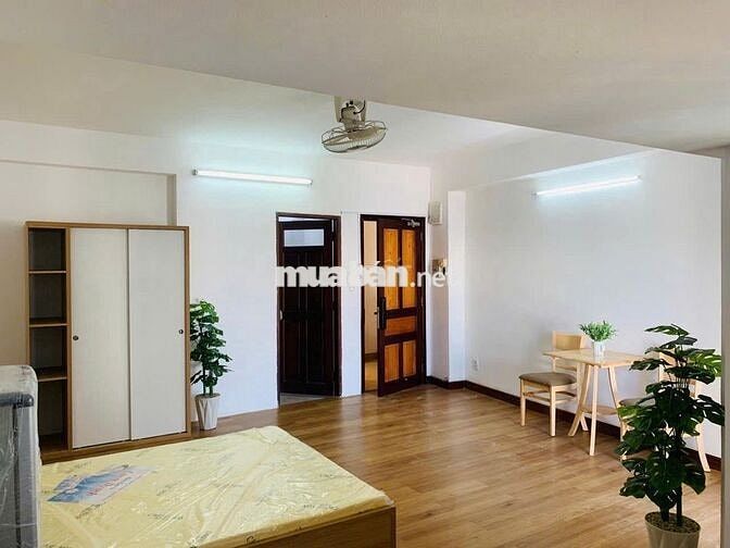 PHÒNG MỚI XÂY ĐẸP, CÓ BAN CÔNG